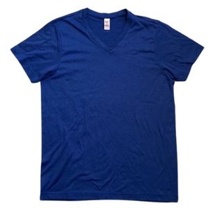 V neck medium short sleeved t shirt boxy
